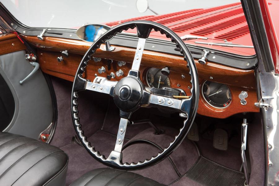 Торпедо Delahaye 135 MS Cabriolet par Letourneur & Marchand 1947 года  (фото 3 из 29)